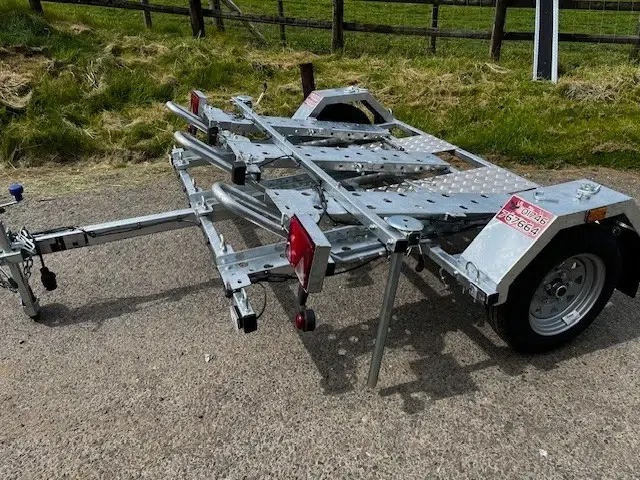 Pheonix Folding Three Bike Trailer